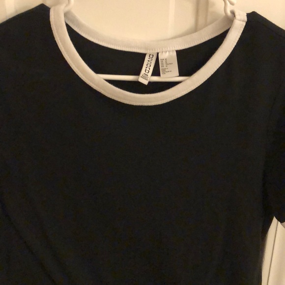 H&M basic tees - Picture 2 of 4